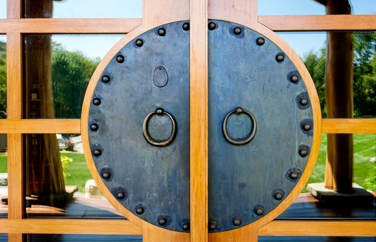 Asian style circular door handle